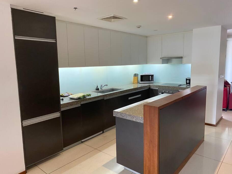 Beachfront 2 BR Luxury Condo Chava Surin Esterno foto