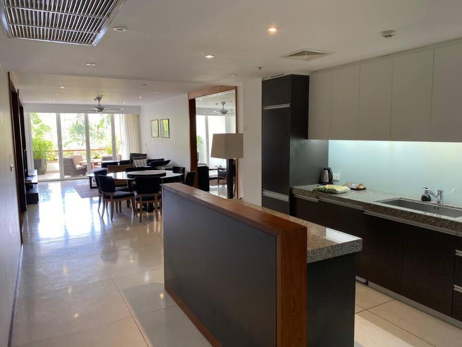 Beachfront 2 BR Luxury Condo Chava Surin Esterno foto